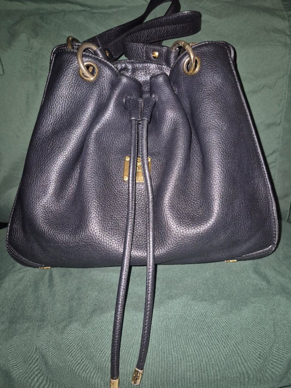 Bucket bag